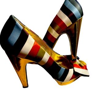 Coach pumps beautiful and in very good condition